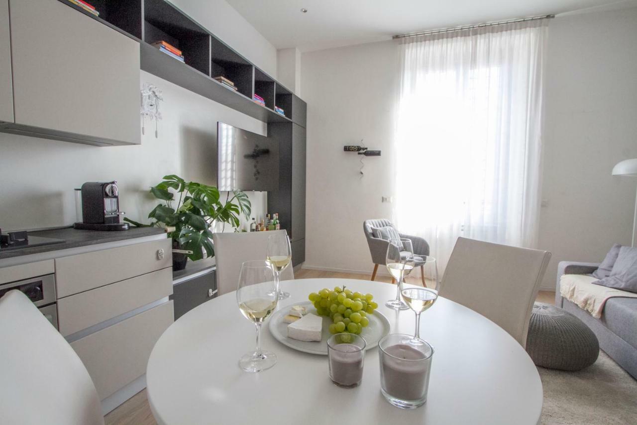 Luxury And Spacious Apartment มิลาน ภายนอก รูปภาพ
