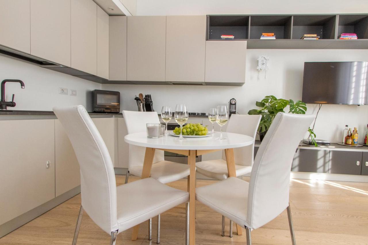 Luxury And Spacious Apartment มิลาน ภายนอก รูปภาพ